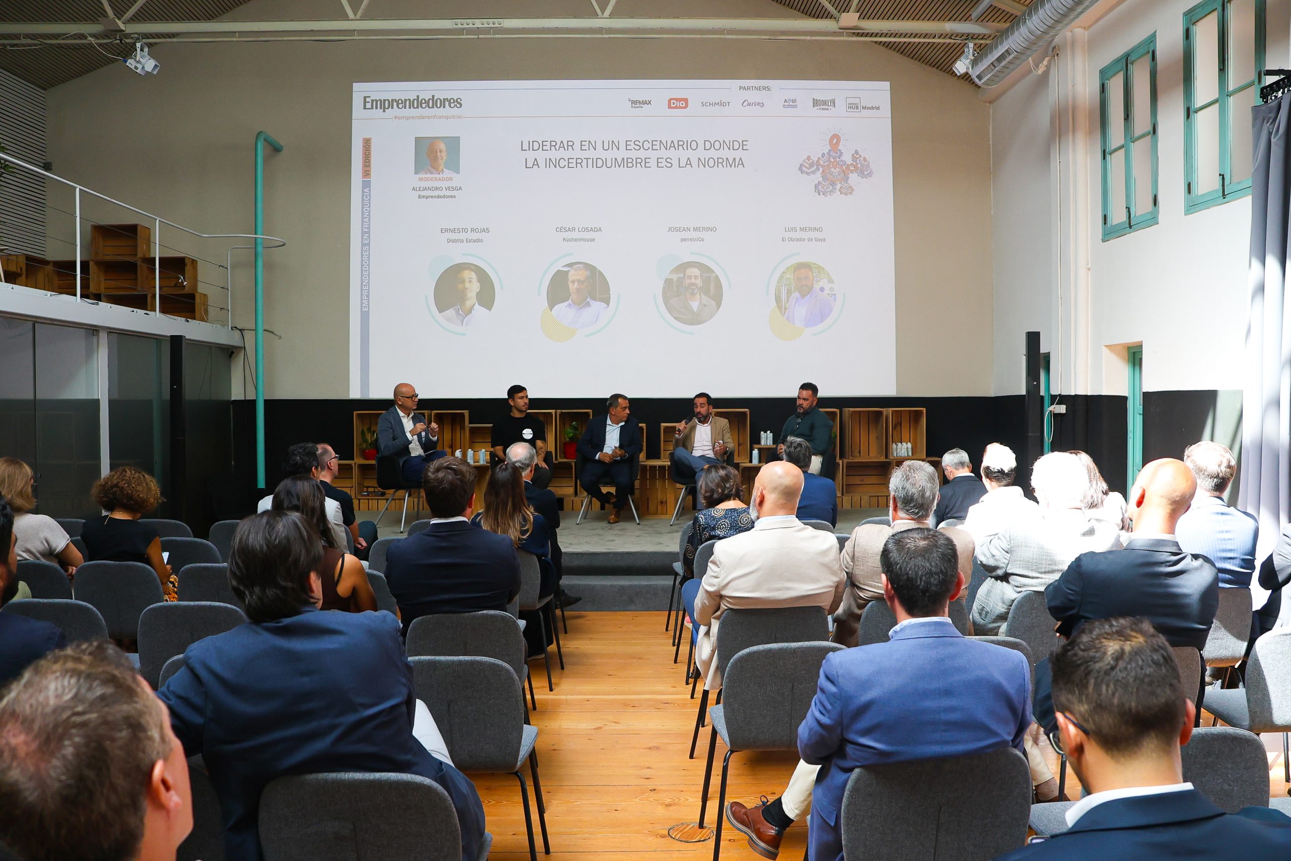 Emprendedores-mesa-redonda-luis-14