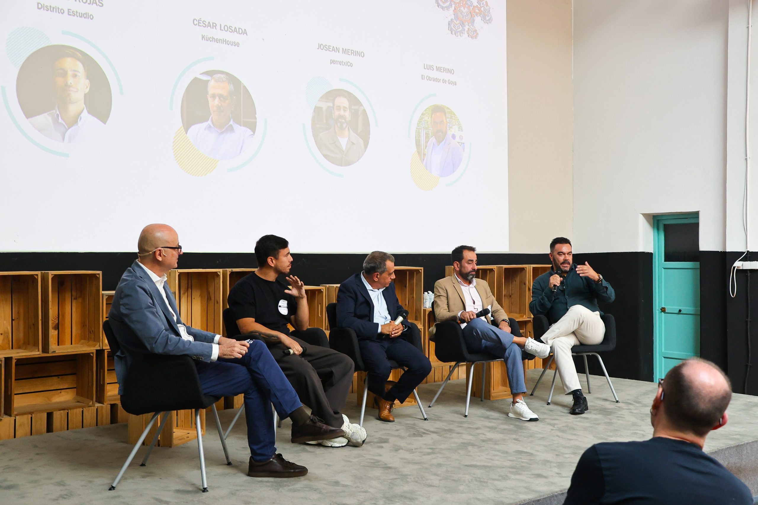 Emprendedores-mesa-redonda-luis-16
